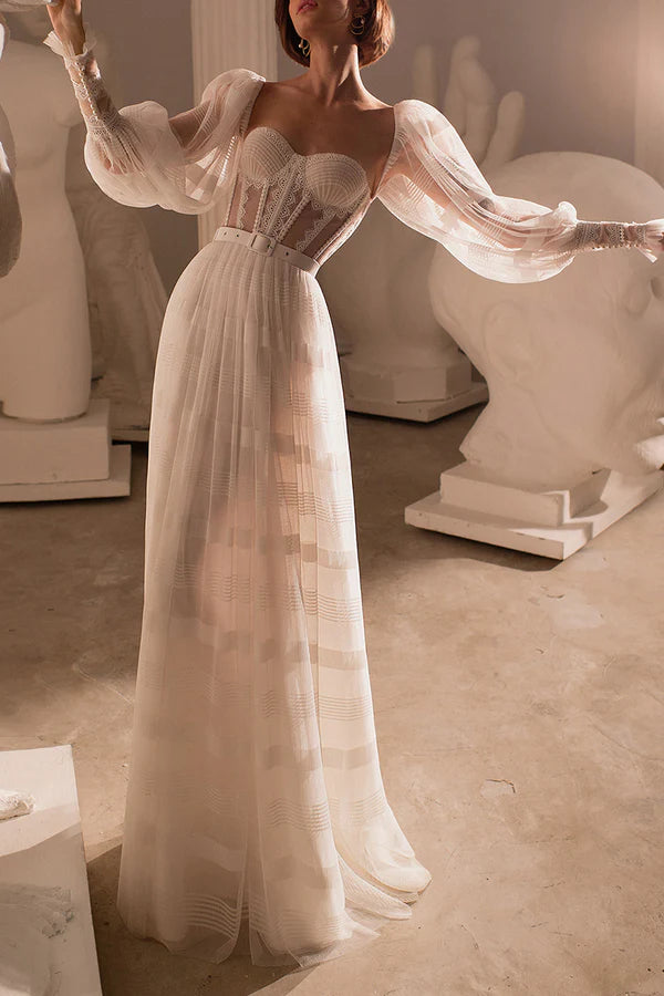 Abito da sposa bohémien in pizzo con scollo a cuore e maniche lunghe